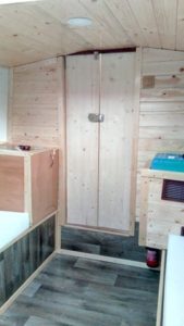Půjčovna hausbotu baťův kanál - hausbot Emma