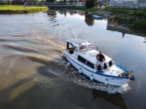 Půjčovna hausbotu baťův kanál - hausbot Emma