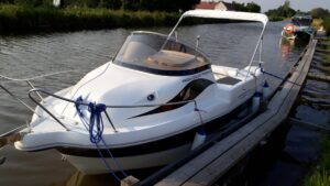 Půjčovna hausbotů, lodí a člunů Baťův kanál levně - Amelie 1