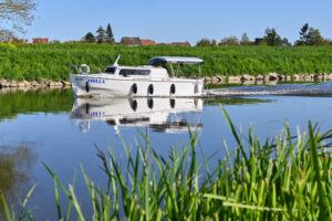 Půjčovna hausbotů, lodí a člunů Baťův kanál levně - Shilla 4