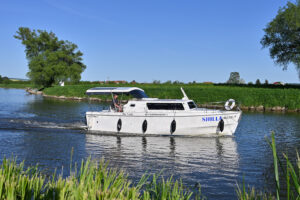 Půjčovna hausbotů, lodí a člunů Baťův kanál levně - Shilla 5