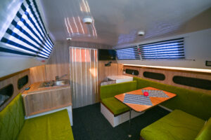 Půjčovna hausbotů, lodí a člunů Baťův kanál levně - Shilla 11