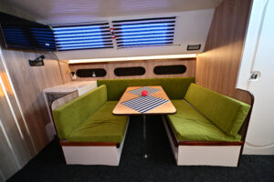 Půjčovna hausbotů, lodí a člunů Baťův kanál levně - Shilla 13